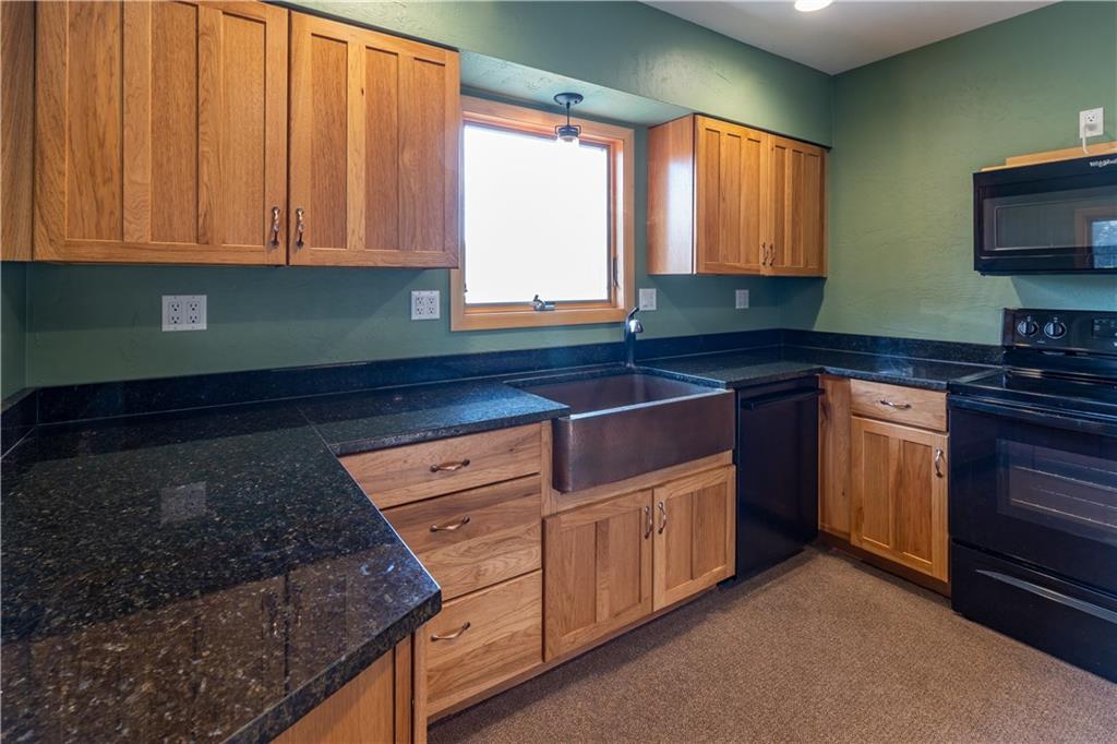 884 Pleasant Valley Road Mount Pleasant, PA 15666 - Photo 5 of 24 Gallery Image 5
