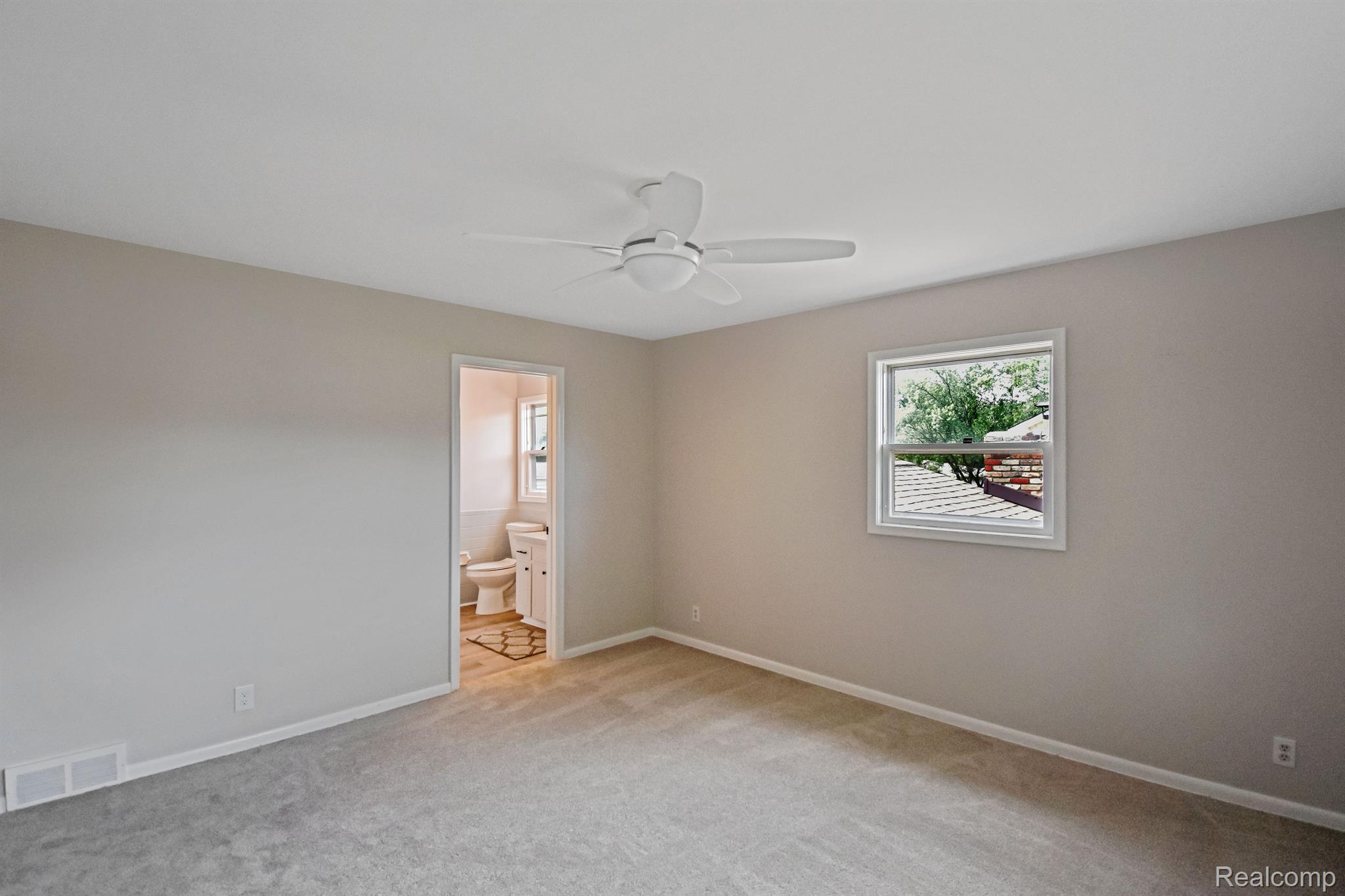6478 Rustic Ridge Trail Grand Blanc, MI 48439 - Photo 16 of 26 Primary Bedroom with Attached Full Bath