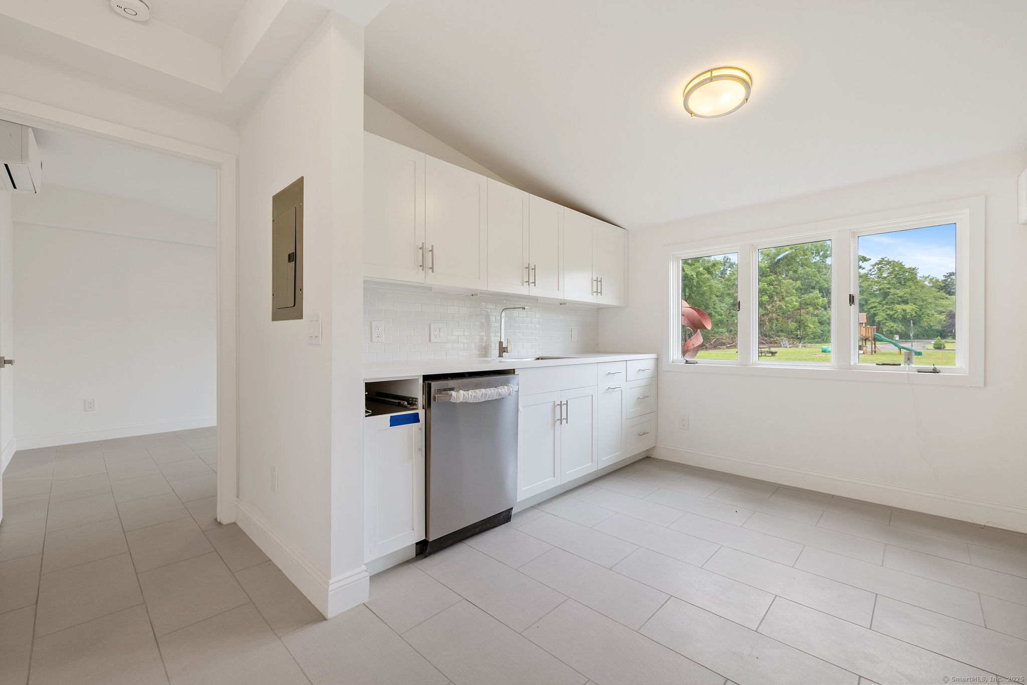 529 Danbury Road, Unit C Wilton, CT 06897 - Photo 3 of 21