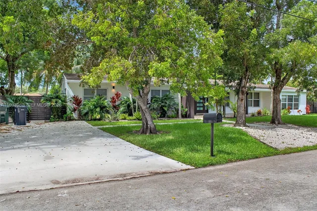 $6,900 | 6090 Southwest 63rd Avenue, South Miami, FL 33143