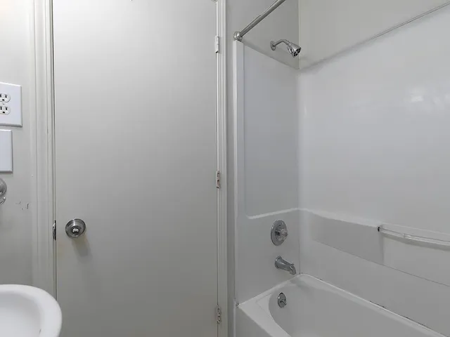 $1,395 | 438 Carriage Drive Northeast, Atlanta, GA 30328