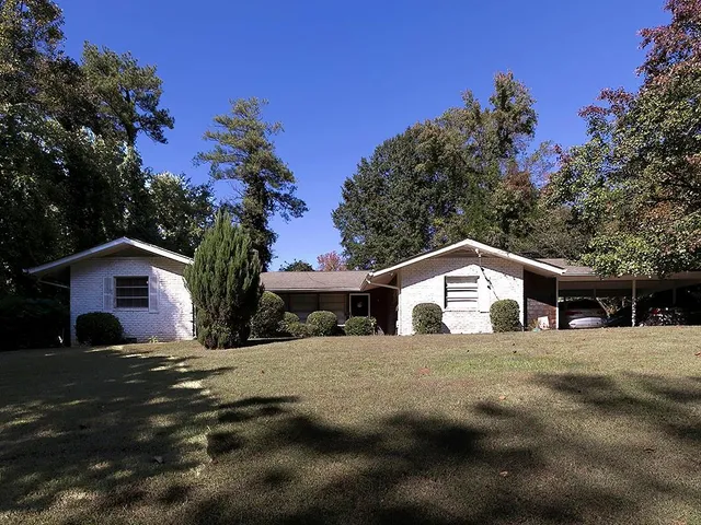 $1,395 | 438 Carriage Drive Northeast, Atlanta, GA 30328