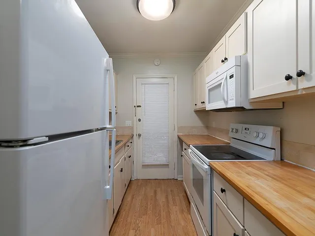 $1,395 | 438 Carriage Drive Northeast, Atlanta, GA 30328