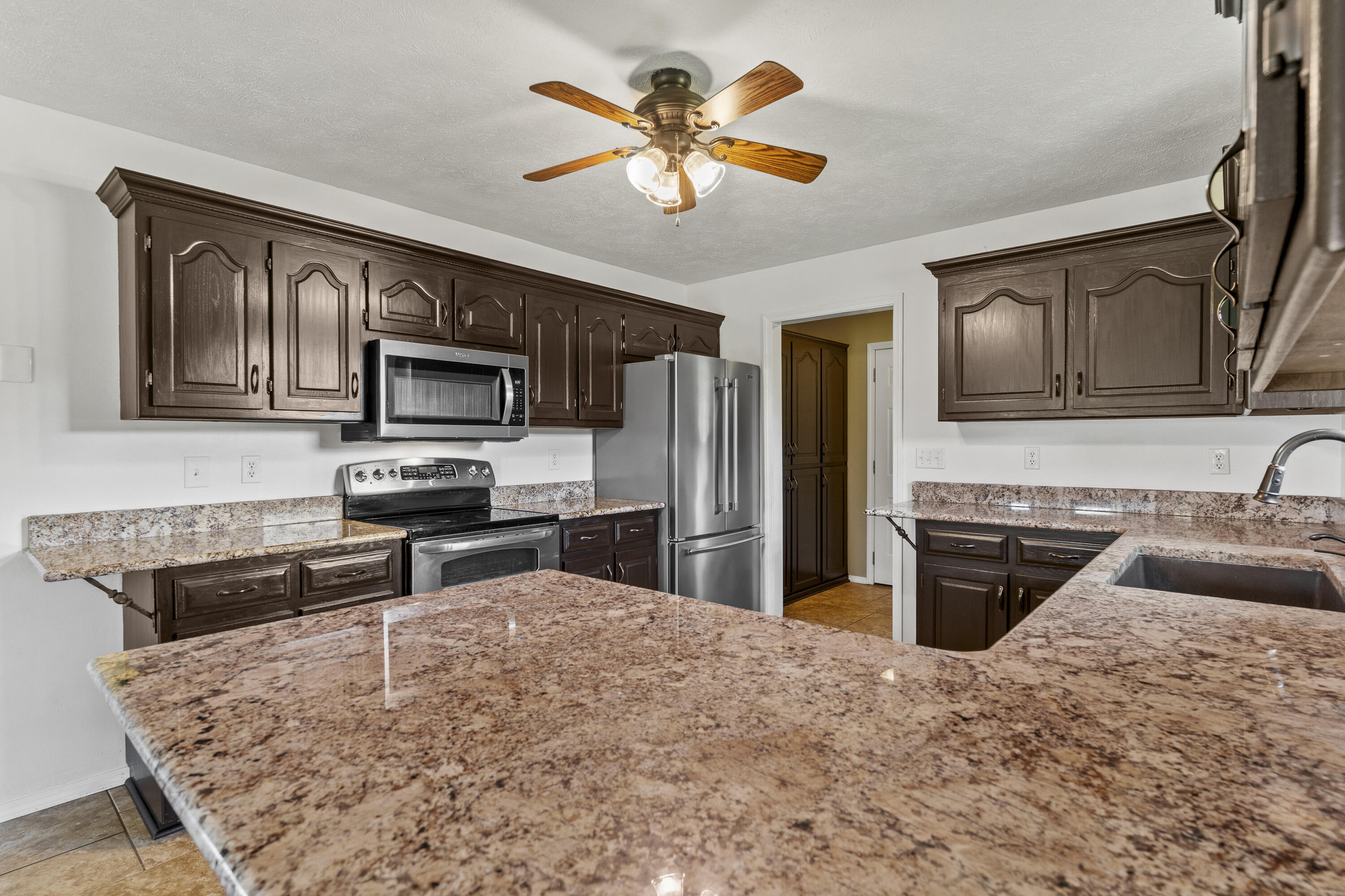 7103 West Farm Road 94 Springfield, MO 65803 - Photo 20 of 58 7103 W Farm Road 94-20