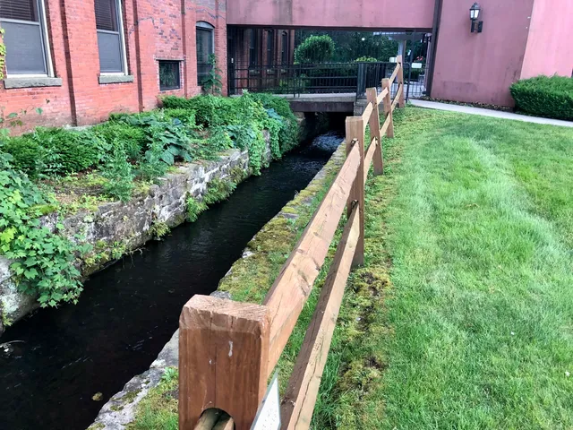 $179,900 | 222 Williams Street East, Unit 102, Glastonbury, CT 06033