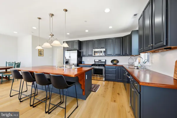 $950,000 | 21572 Chicken Point Road, Tilghman, MD 21671