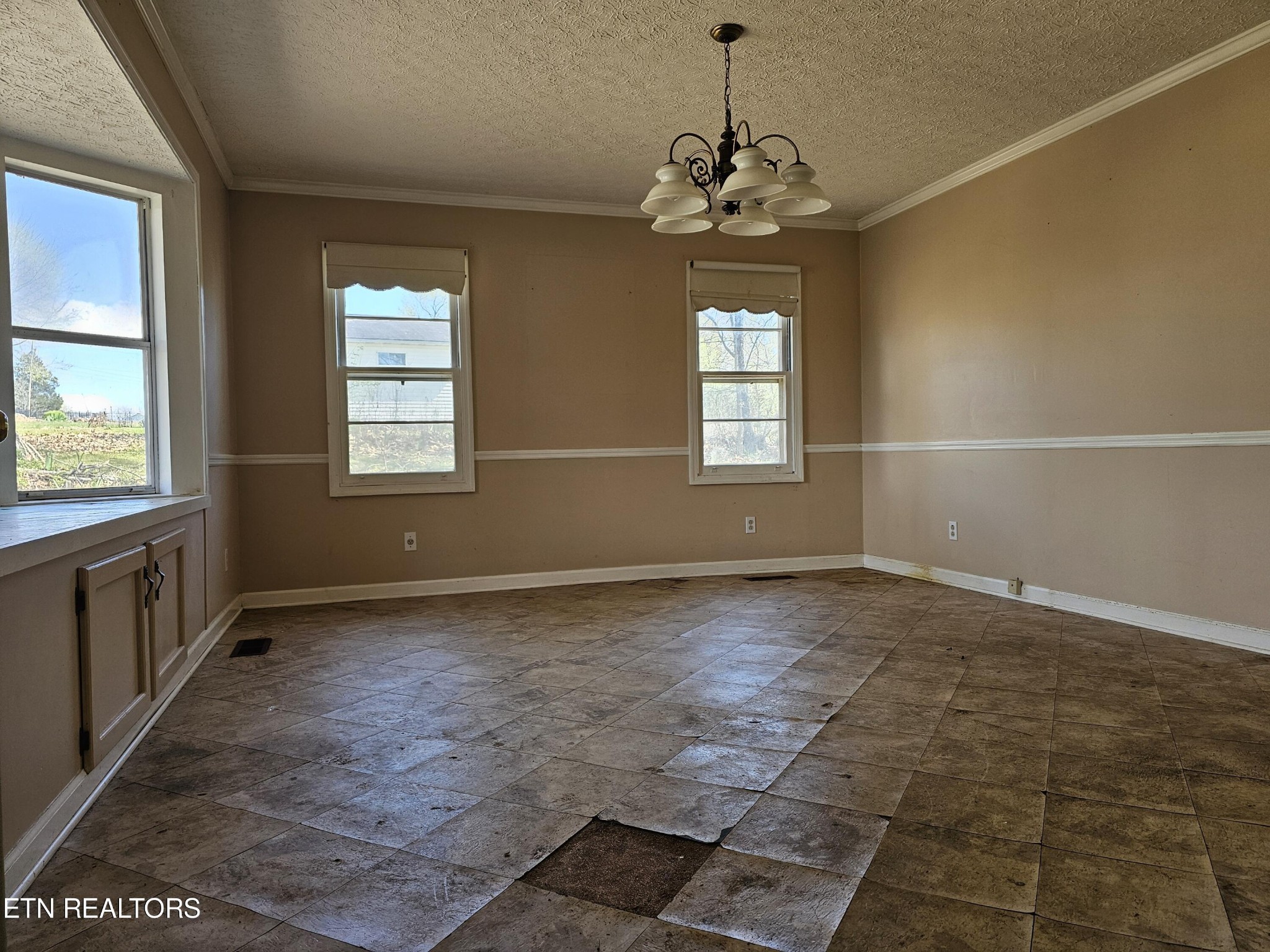 238 Harding Road Harriman, TN 37748 - Photo 7 of 29 Gallery Image 7