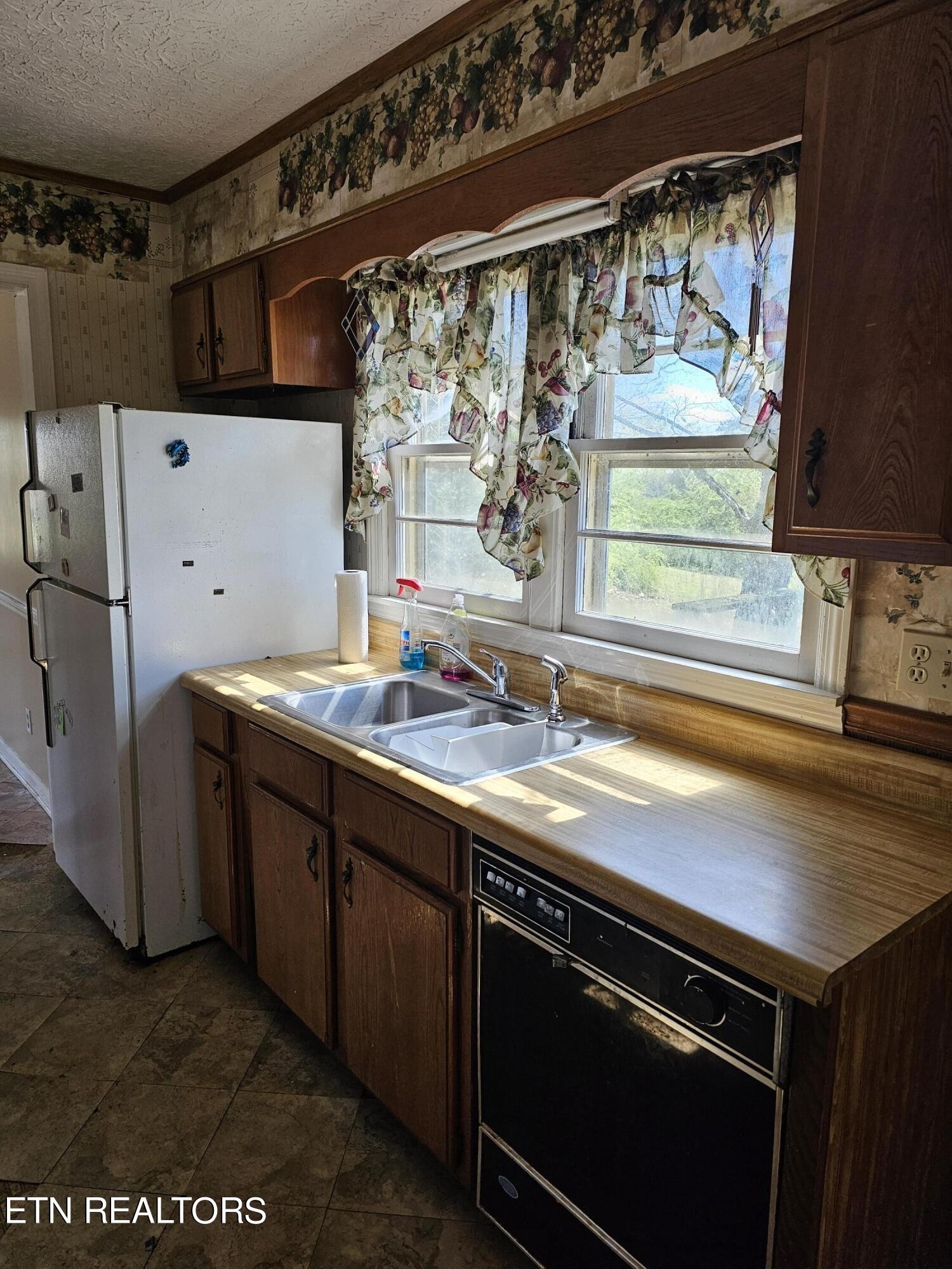 238 Harding Road Harriman, TN 37748 - Photo 10 of 29 Gallery Image 10