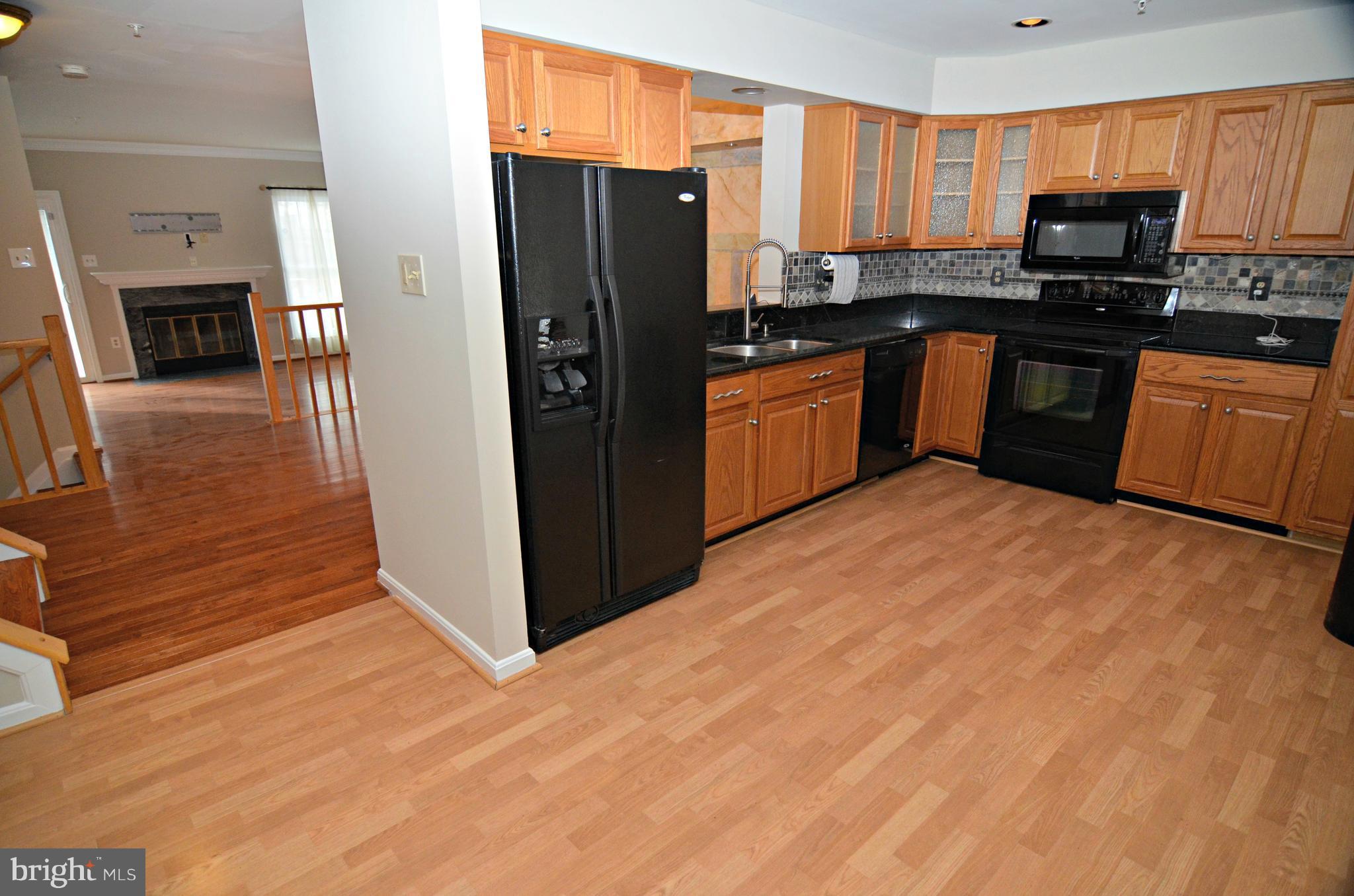 11402 Elmshorn Way Laurel, MD 20708 - Photo 16 of 30 Kitchen