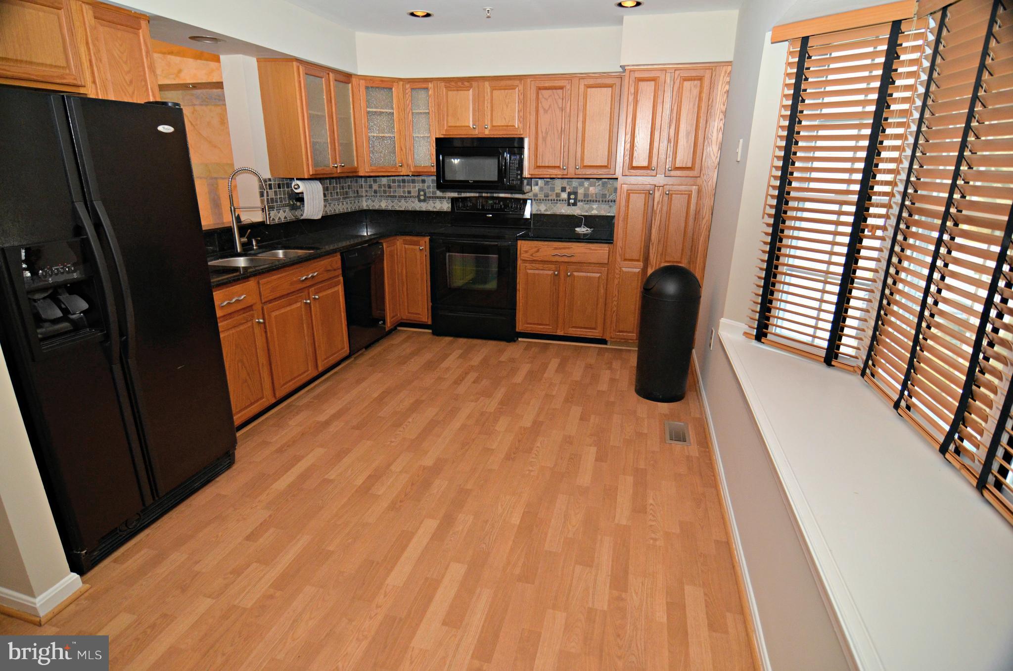 11402 Elmshorn Way Laurel, MD 20708 - Photo 17 of 30 Kitchen
