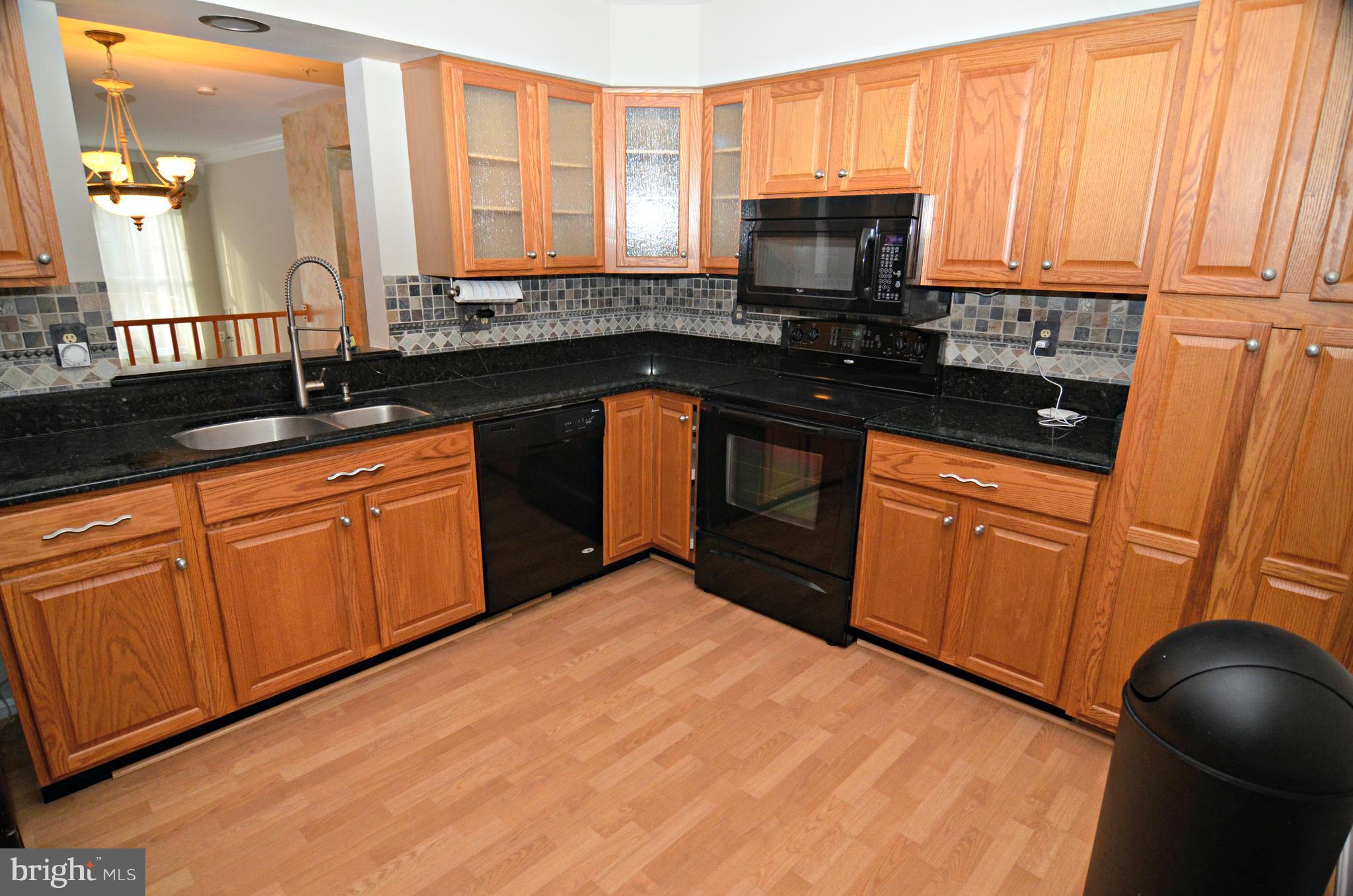 11402 Elmshorn Way Laurel, MD 20708 - Photo 18 of 30 Kitchen