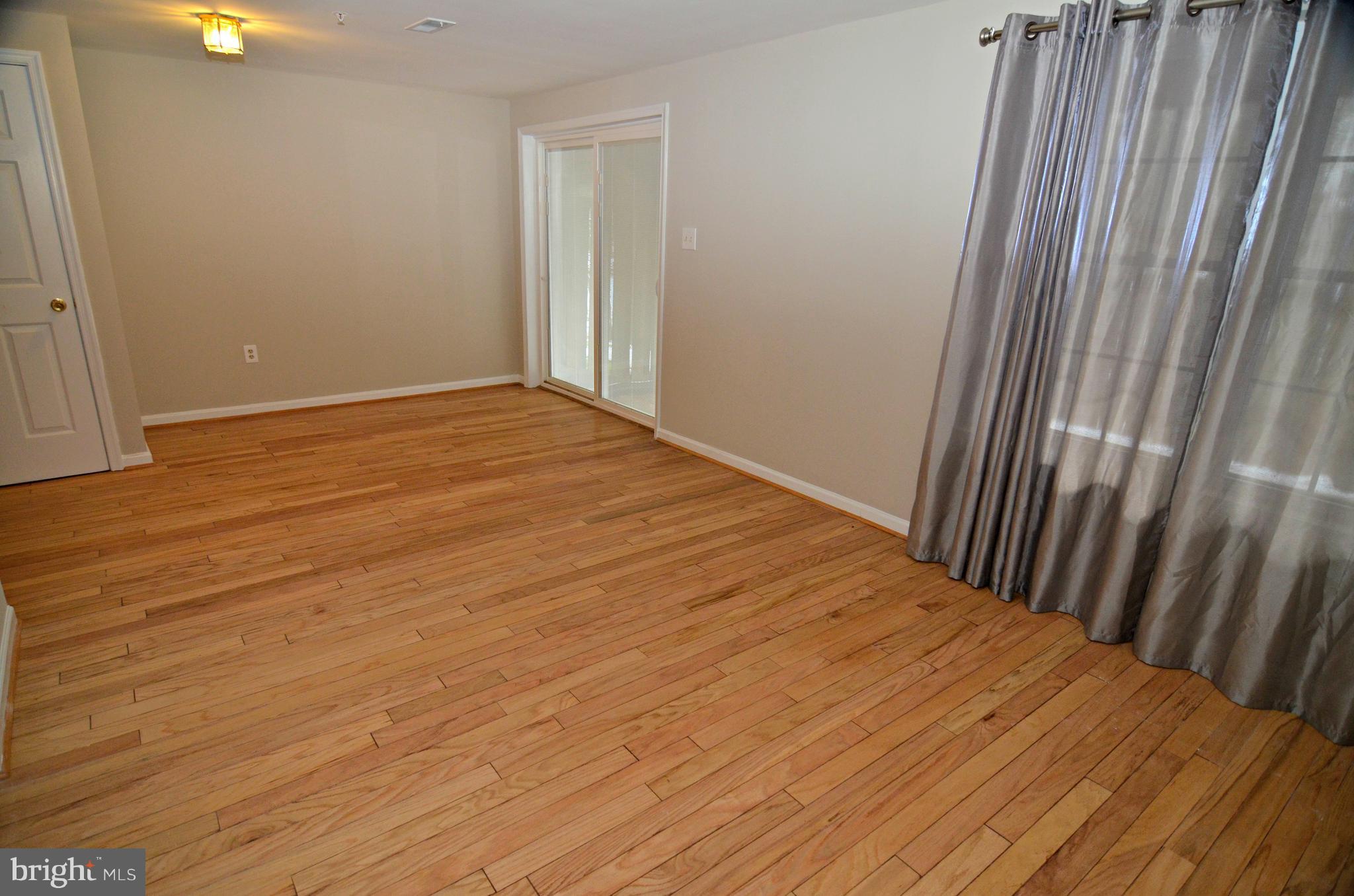 11402 Elmshorn Way Laurel, MD 20708 - Photo 5 of 30 Family Room