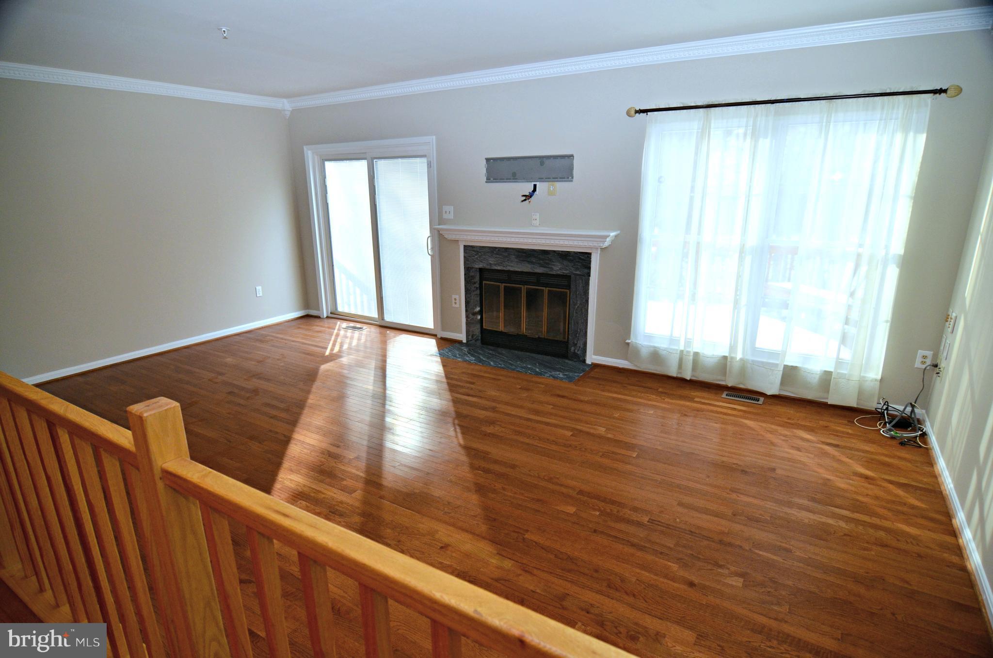 11402 Elmshorn Way Laurel, MD 20708 - Photo 9 of 30 Living Room