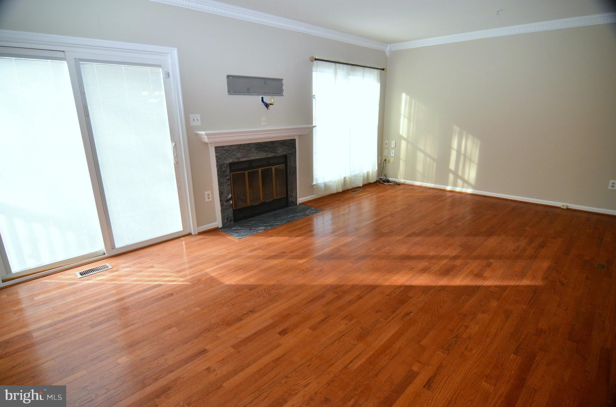 11402 Elmshorn Way Laurel, MD 20708 - Photo 10 of 30 Living Room
