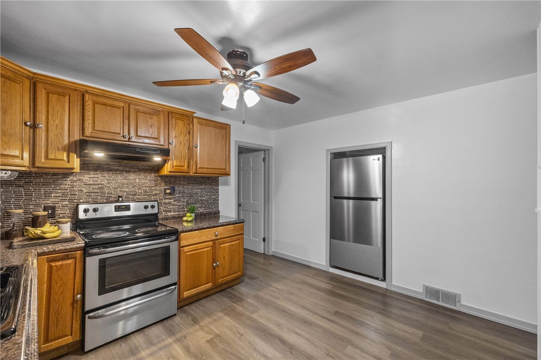 312 Avery Street Rochester, NY 14606 - Photo 10 of 27 Gallery Image 10