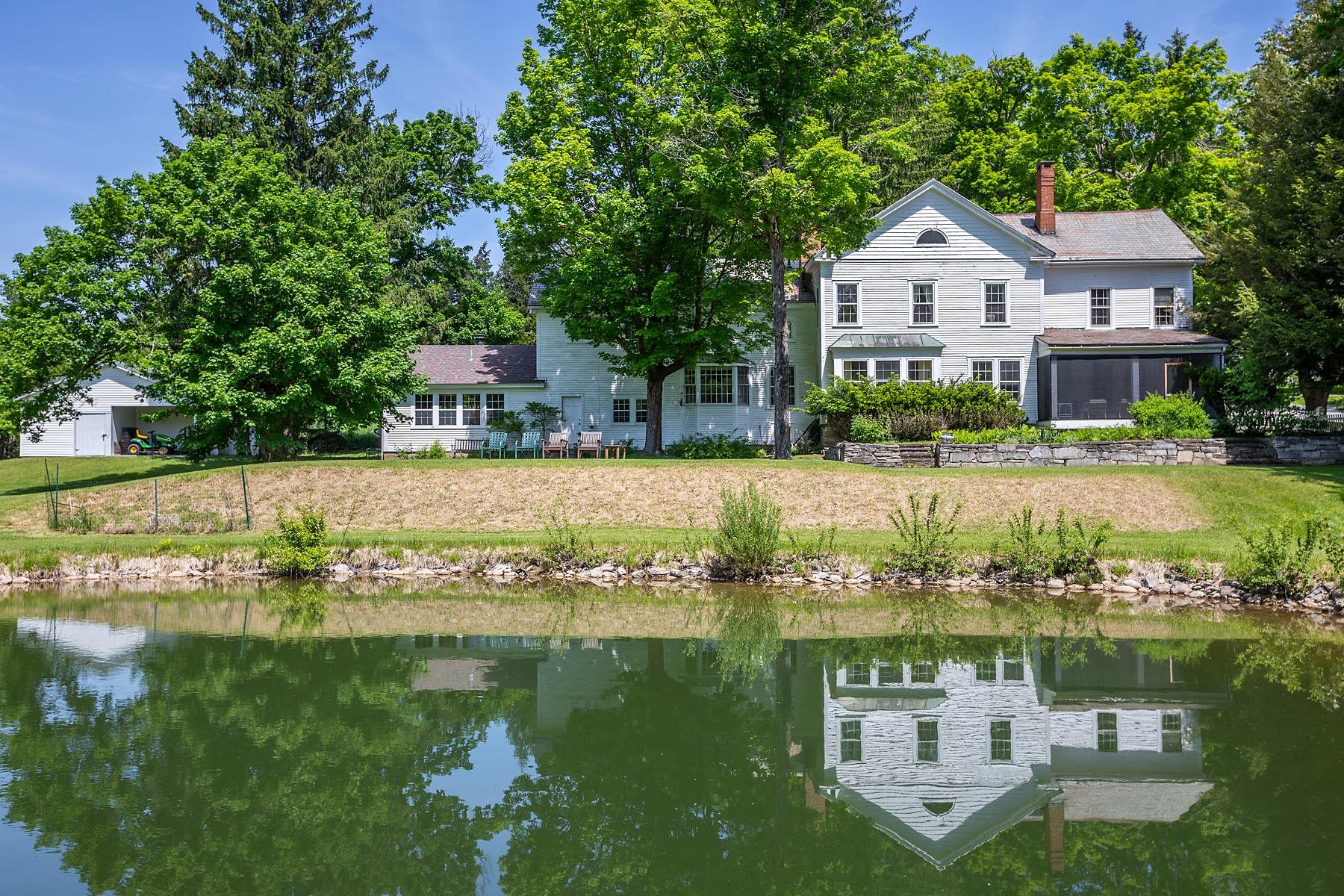 43 Monument Avenue Bennington, VT 05201 - Photo 1 of 40