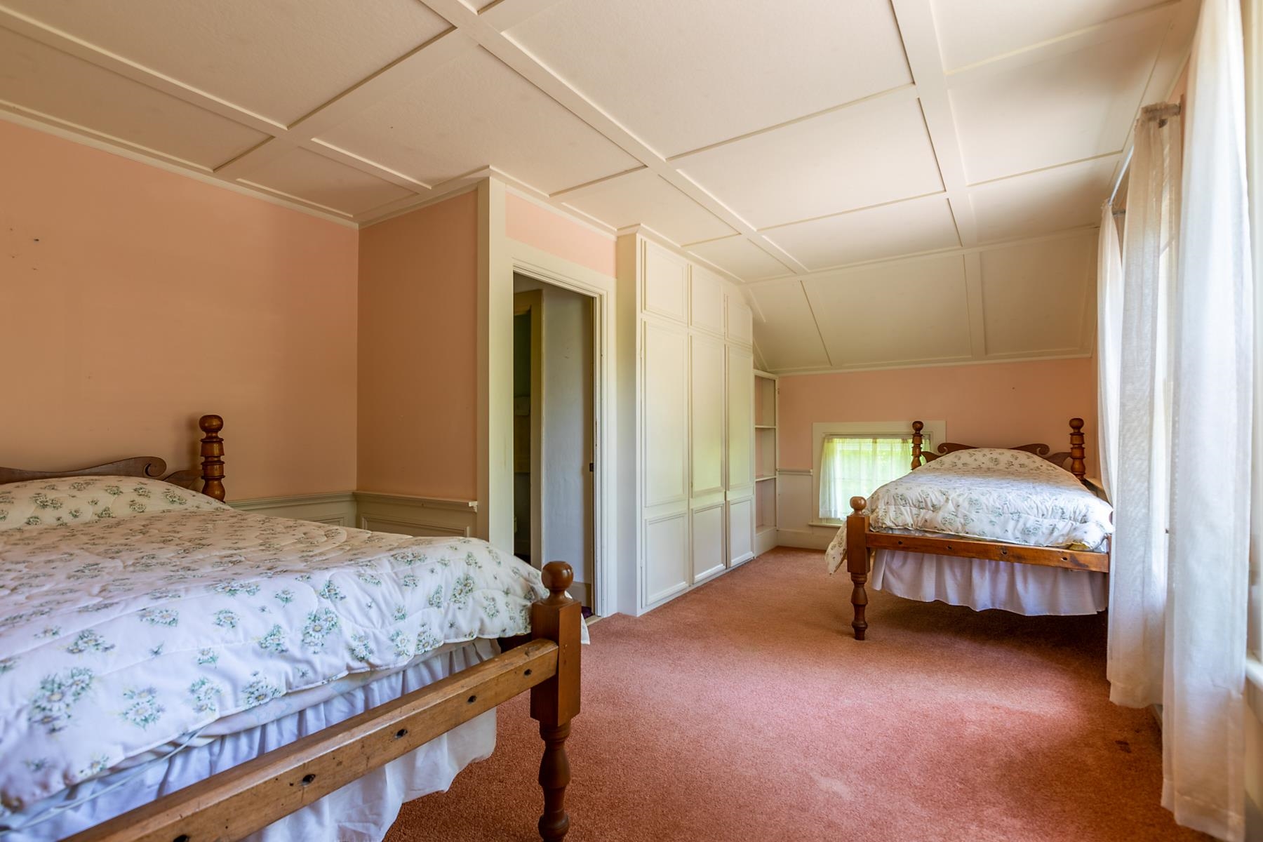 43 Monument Avenue Bennington, VT 05201 - Photo 25 of 40