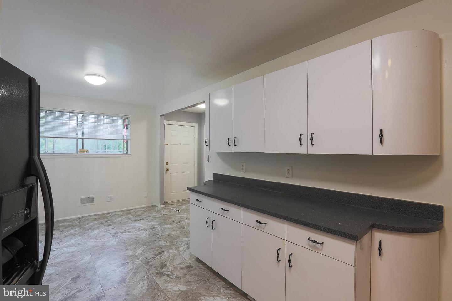 2412 Taney Road Baltimore, MD 21209 - Photo 9 of 30