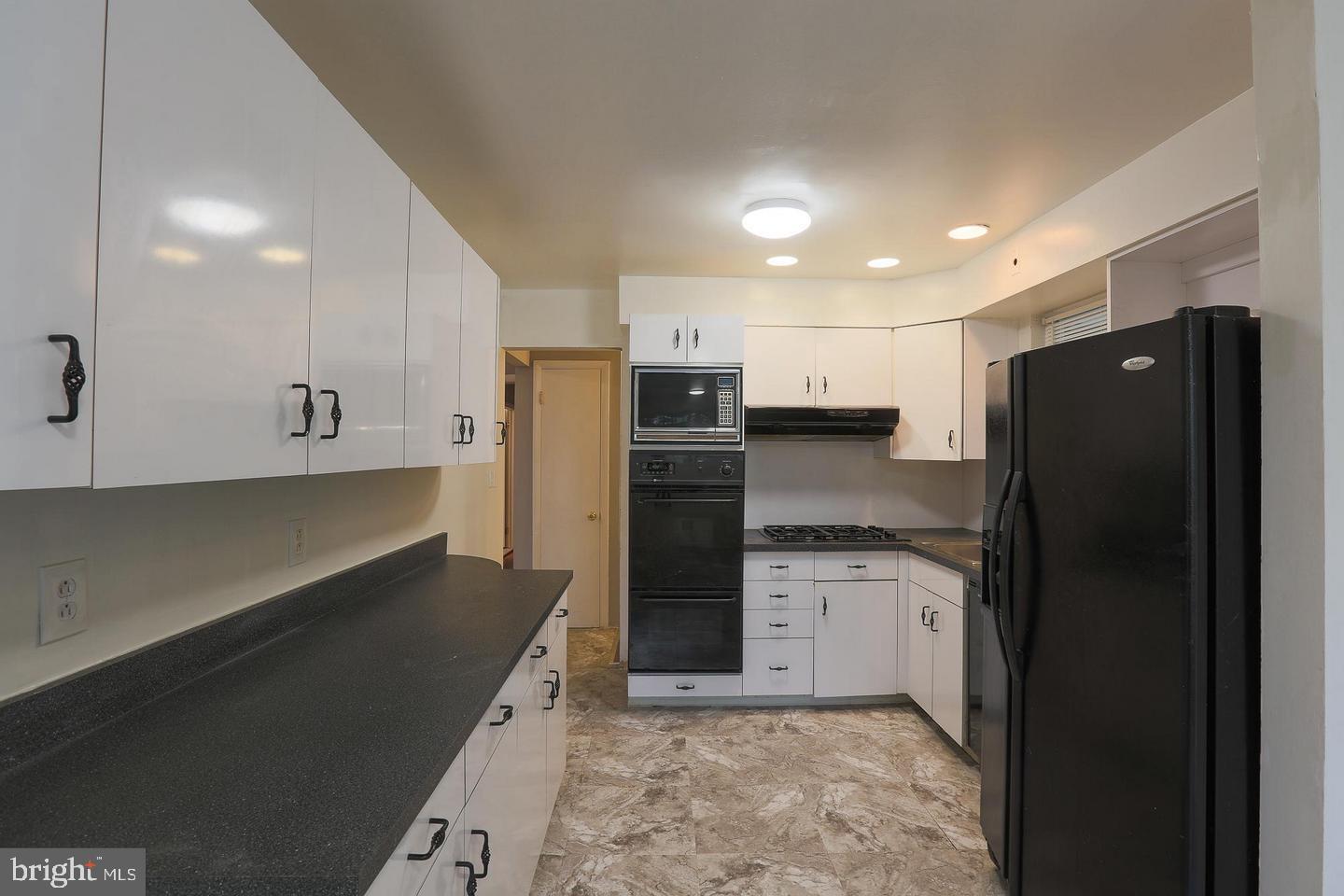 2412 Taney Road Baltimore, MD 21209 - Photo 10 of 30