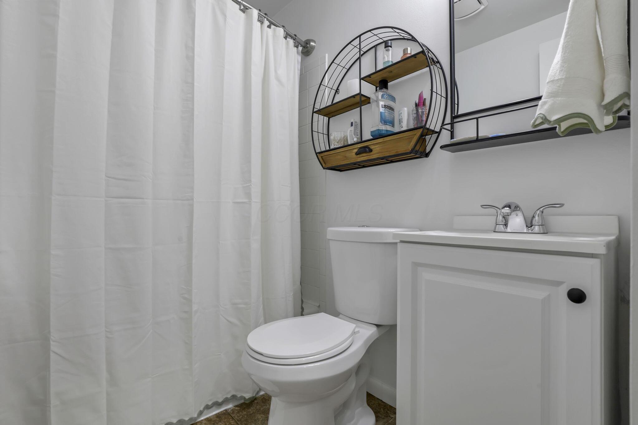 5252 Roche Place Columbus, OH 43229 - Photo 29 of 46 29-web-or-mls-IMG_1310