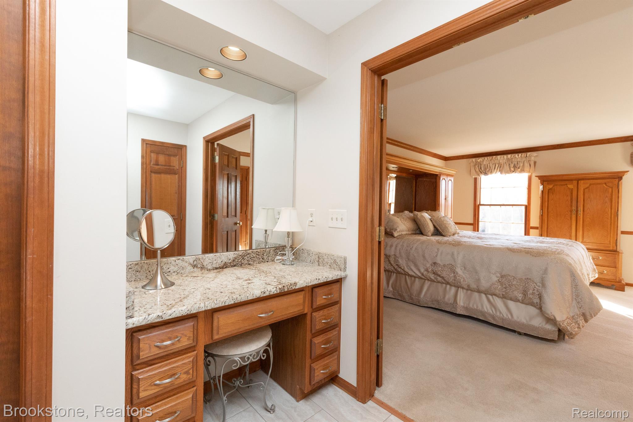 7935 Ranch Estates Road Clarkston, MI 48348 - Photo 35 of 42 Private vanity