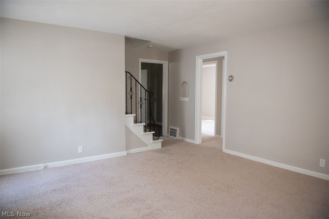 3721 Ludgate Road Cleveland, OH 44120 - Photo 4 of 25