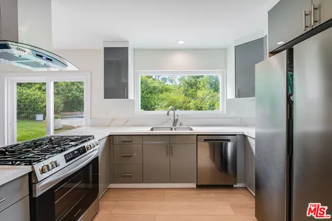 $2,999,000 | 3643 Ballina Canyon Road, Encino, CA 91436