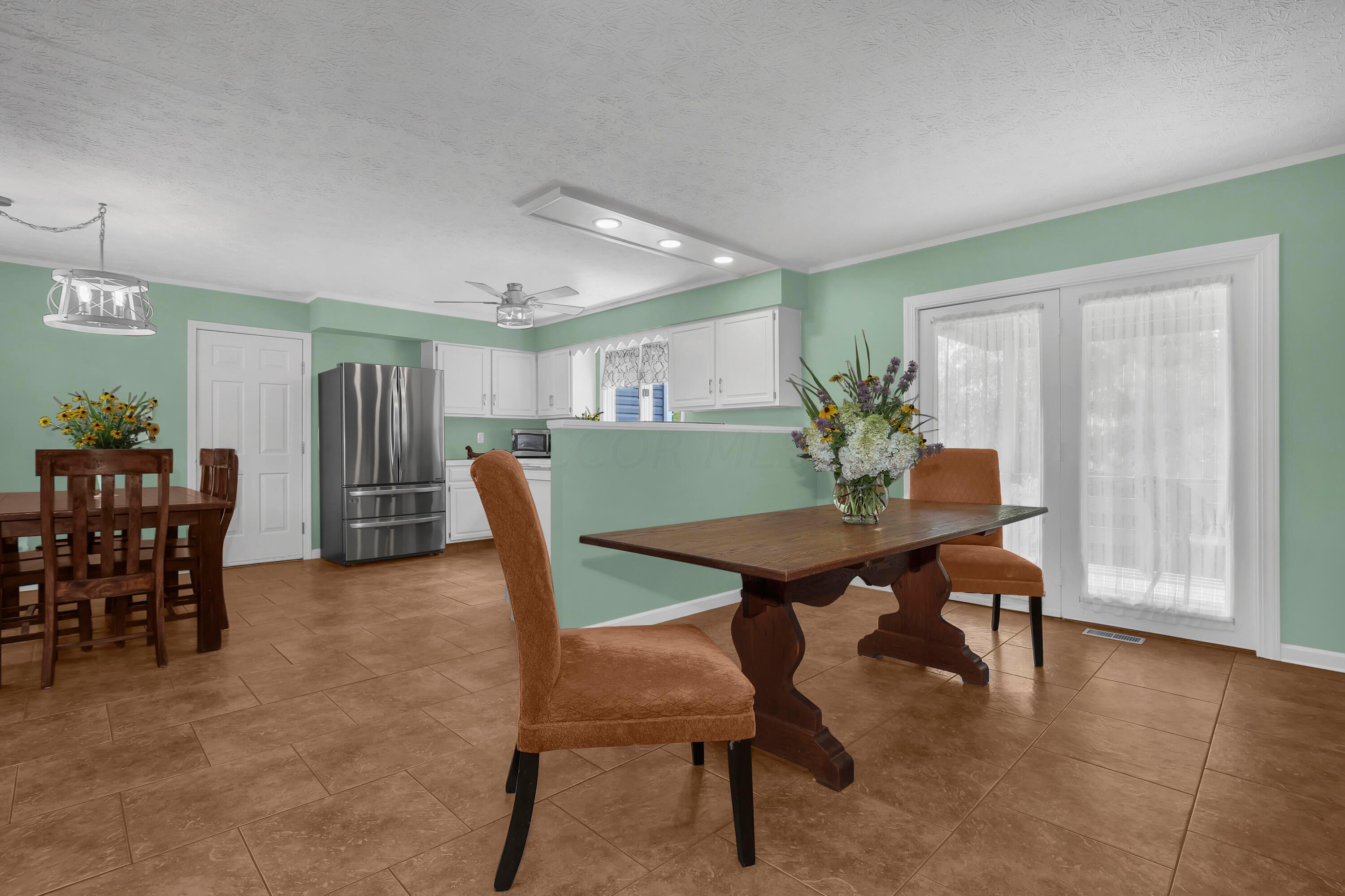 1060 South Watkins Road Alexandria, OH 43001 - Photo 2 of 47 0G7A6771