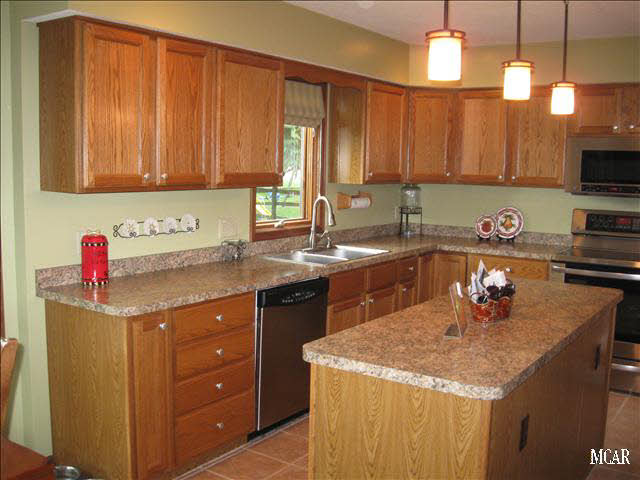 2412 Sandpiper Road Lambertville, MI 48144 - Photo 12 of 20 Kitchen