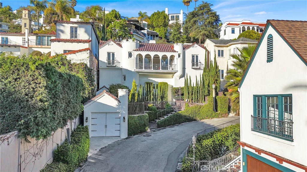 2111 Rockledge Road Los Angeles, CA 90068 - Photo 2 of 75 Gallery Image 2