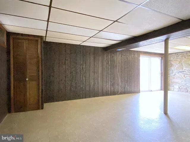 a view of a indoor garage