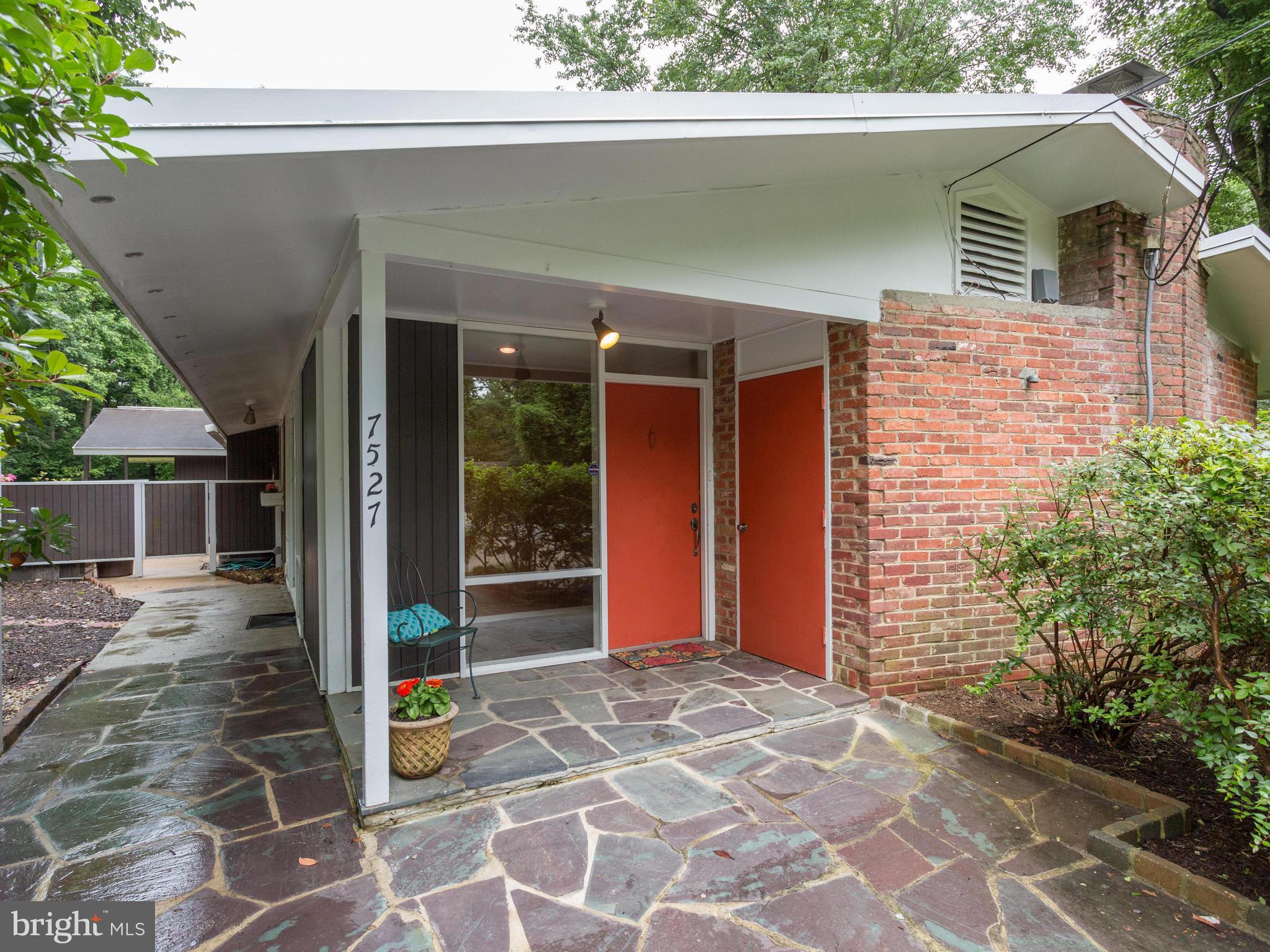 7527 Elba Road Alexandria, VA 22306 - Photo 2 of 6 Exterior (Front)
