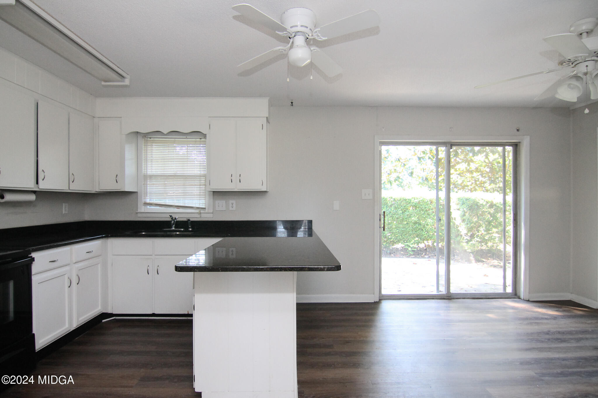 806 Dunbar Road Warner Robins, GA 31093 - Photo 7 of 24 IMG_2542