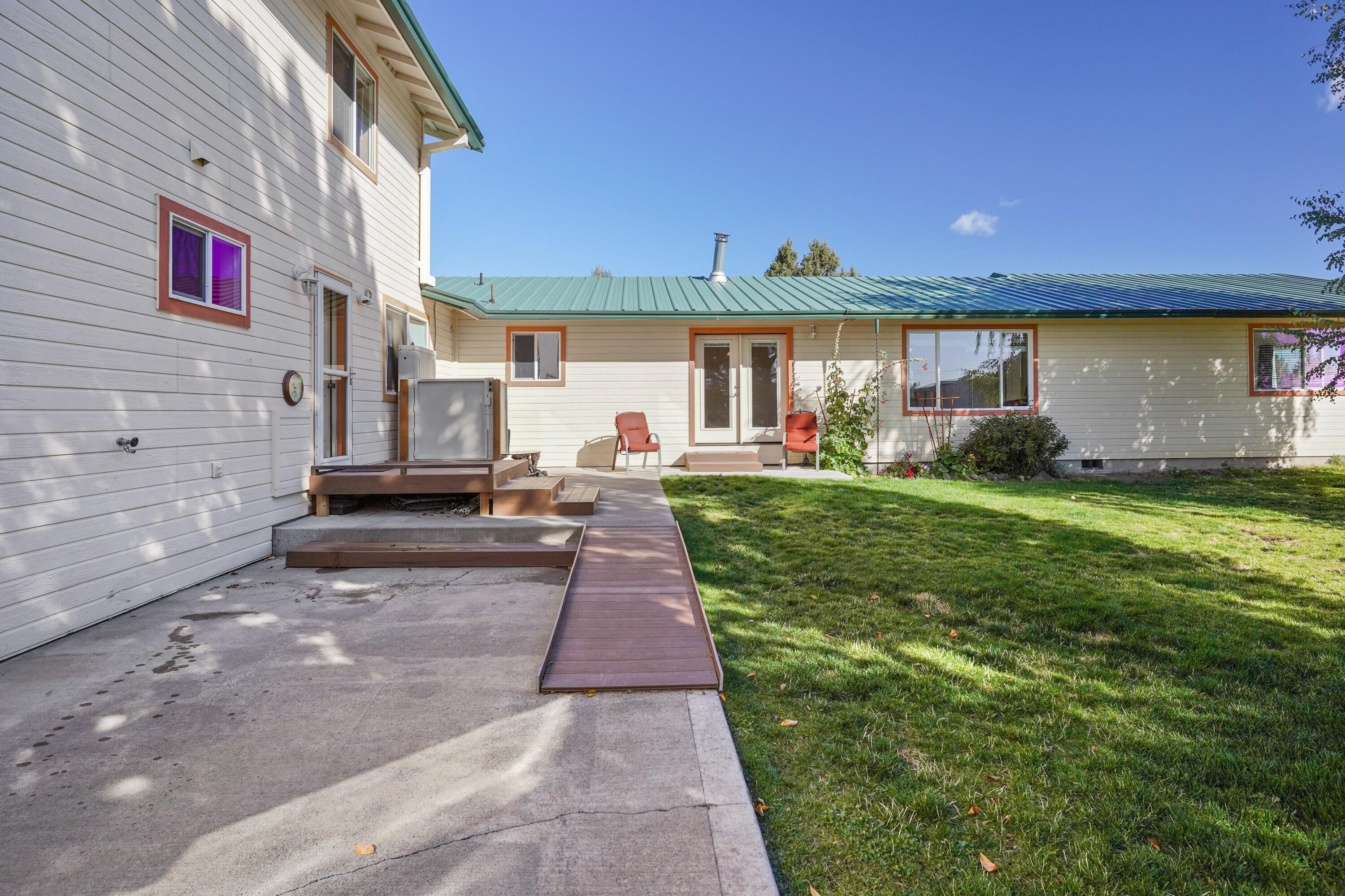 61530 Ward Road Bend, OR 97702 - Photo 11 of 43 Backyard 3