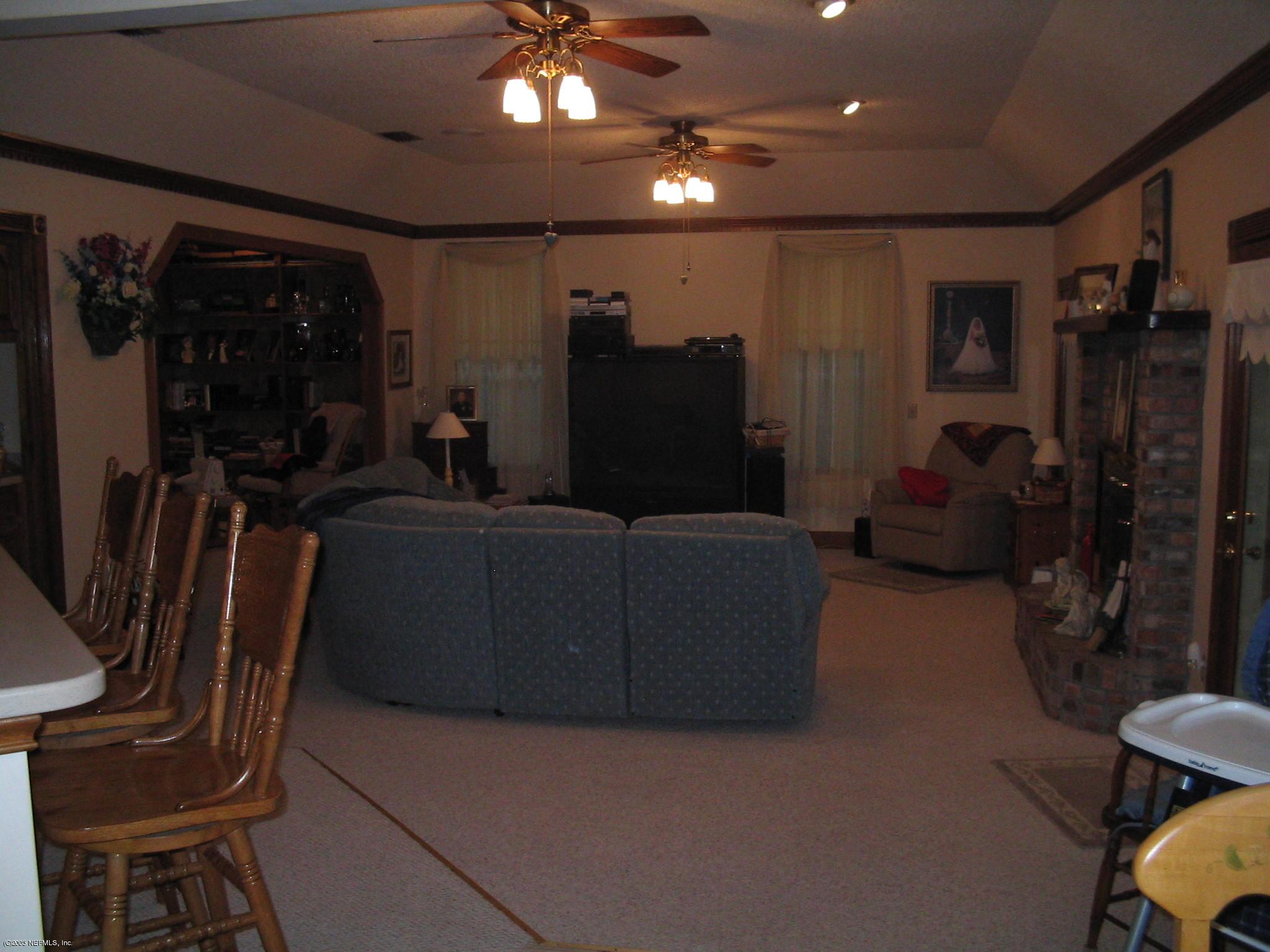 5442 South River Road Jacksonville, FL 32277 - Photo 8 of 9 Great room