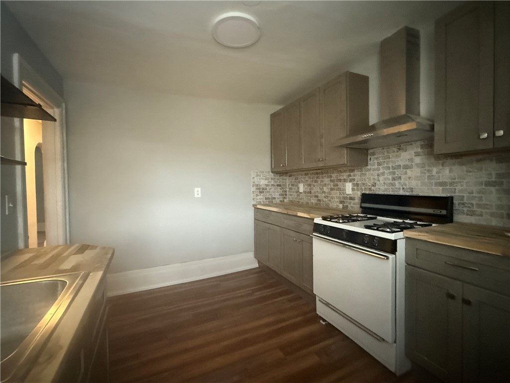 1042 Monroe Avenue Rochester, NY 14620 - Photo 4 of 13