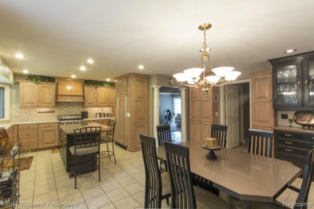 22960 Gill Road Farmington, MI 48335 - Photo 9 of 38 12-Gill_22960.jpg