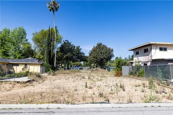 $1,017,000 | 1210 North Altadena Drive, Pasadena, CA 91107