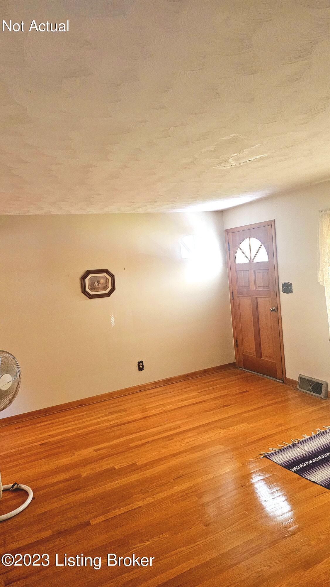 4133 Dover Road Louisville, KY 40216 - Photo 5 of 44 20231012_164114