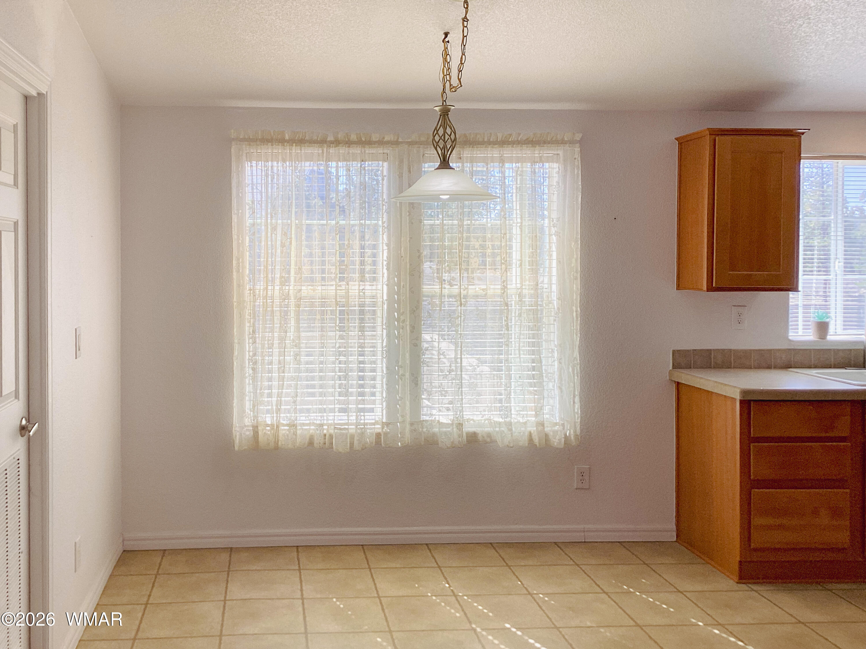 310 Timber Ridge Loop Show Low, AZ 85901 - Photo 18 of 42 Eat-In Kitchen