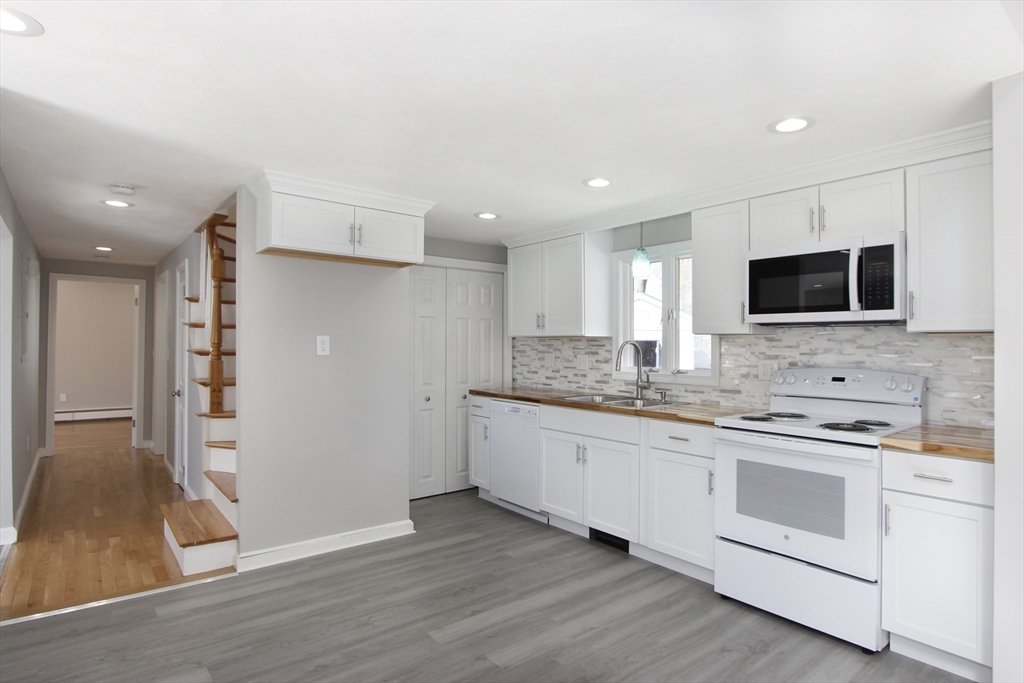 9 Blueberry Road Bourne, MA 02532 - Photo 1 of 24 Gallery Image 1