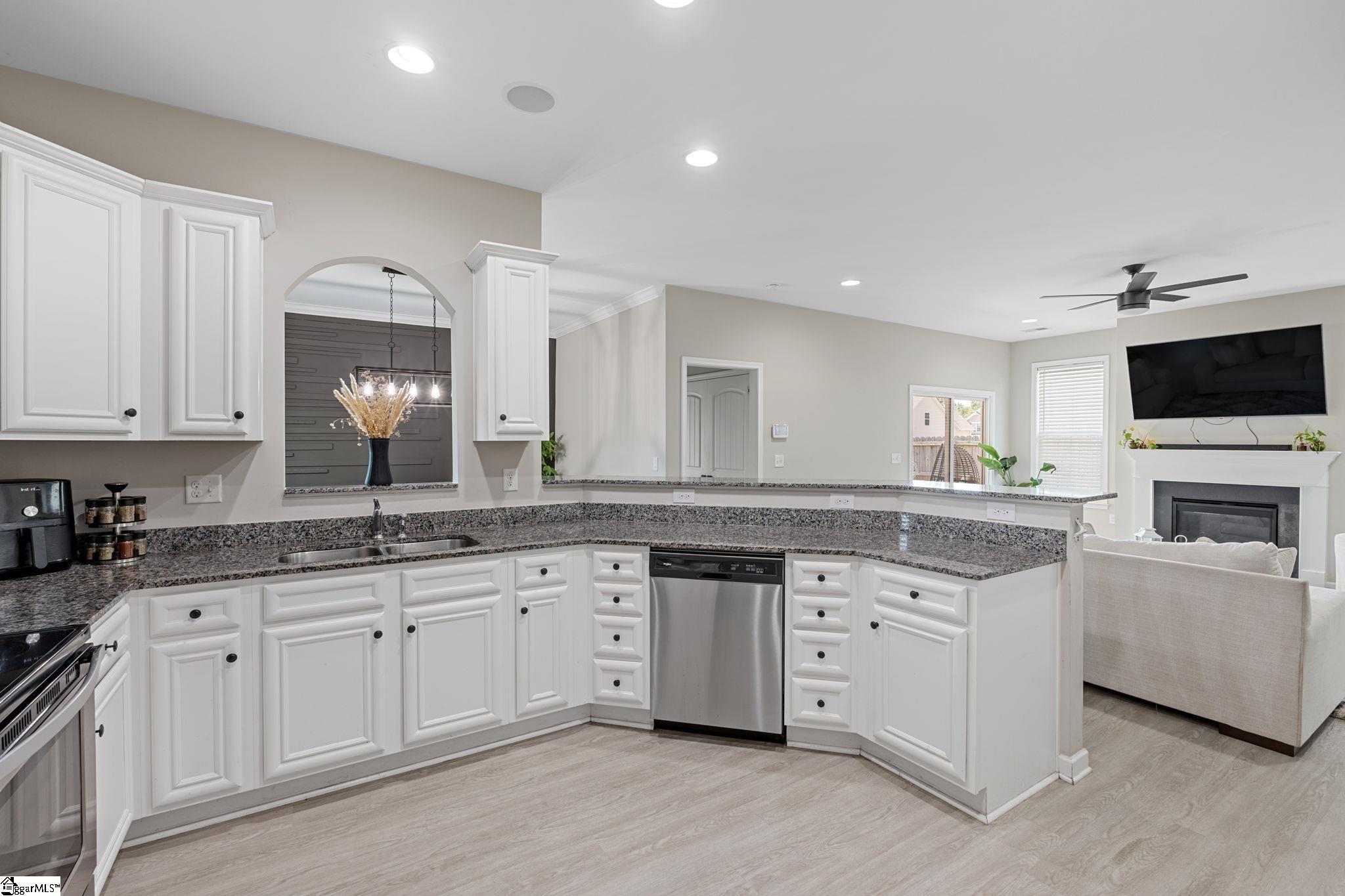 116 Chadmore Street Simpsonville, SC 29680 - Photo 15 of 32 Gallery Image 15