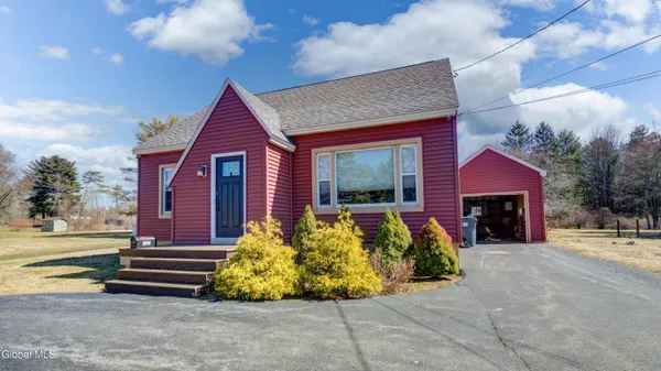 $329,000 | 1323 Midline Road, Amsterdam, NY 12010