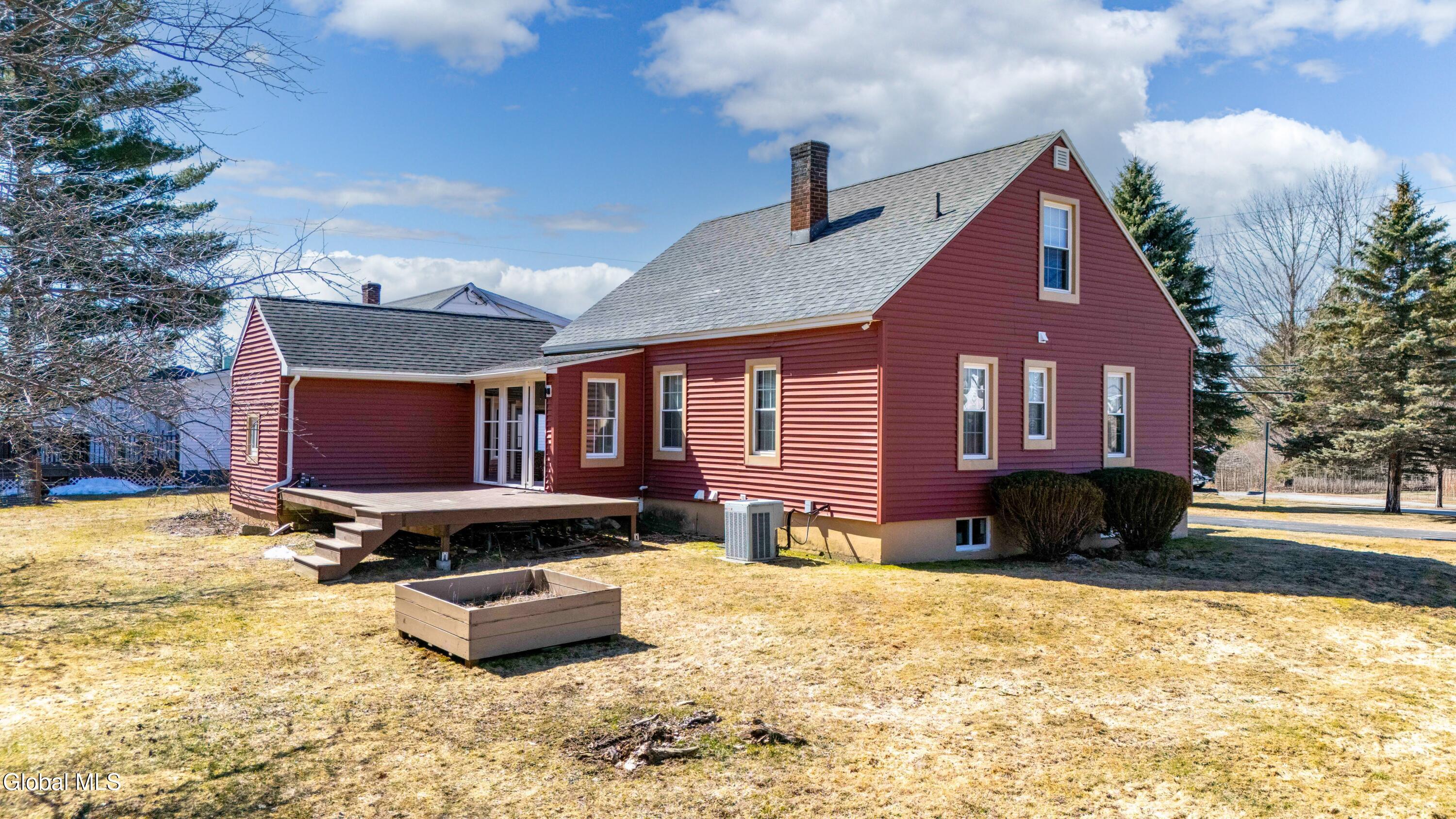 1323 Midline Road Amsterdam, NY 12010 - Photo 5 of 34 1323 Midline Rd-31