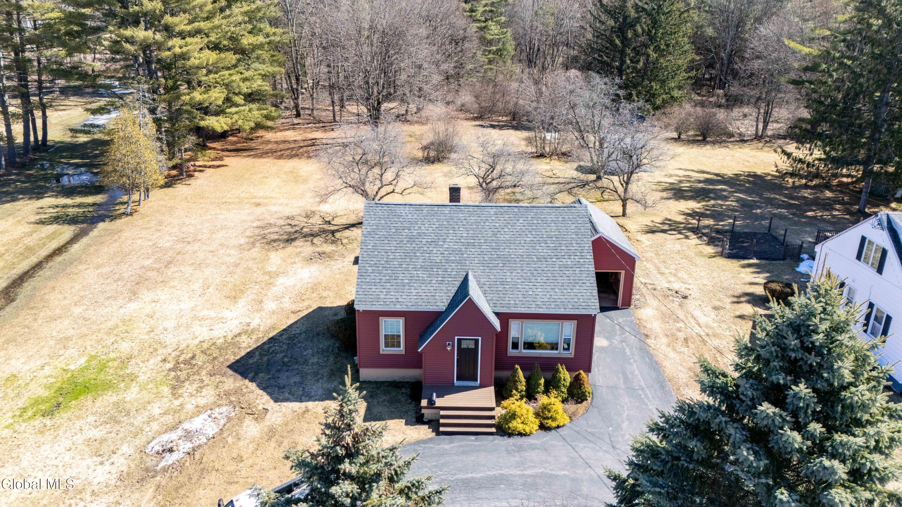 1323 Midline Road Amsterdam, NY 12010 - Photo 7 of 34 1323 Midline Rd-28