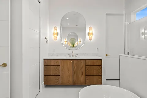$1,599,000 | 4814 Locust Street, Bellaire, TX 77401