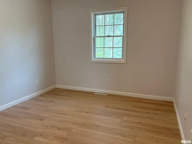 $214,900 | 204 Tulip Drive, Mackinaw, IL 61755