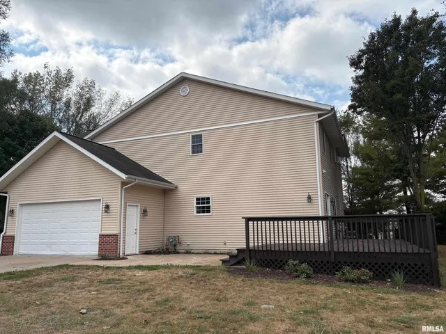 $214,900 | 204 Tulip Drive, Mackinaw, IL 61755