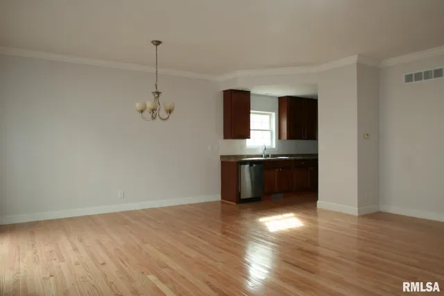 $214,900 | 204 Tulip Drive, Mackinaw, IL 61755