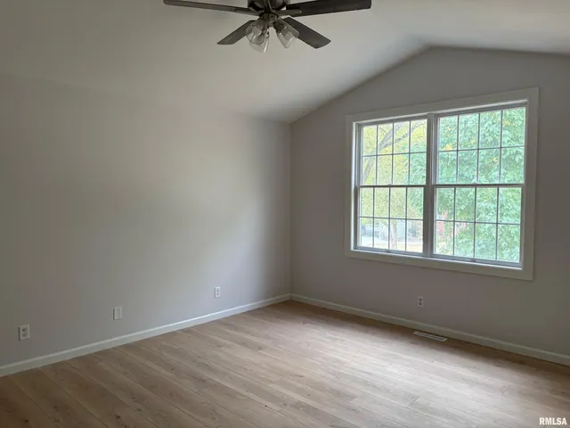 $214,900 | 204 Tulip Drive, Mackinaw, IL 61755